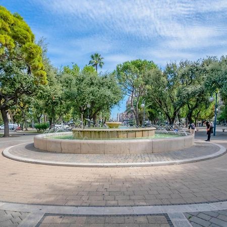 Modern Apartment To Relax In The City Center Bari Bagian luar foto